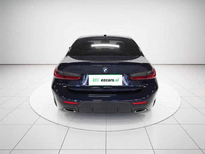 3 Series 2024 325i M Sport Package photo 5
