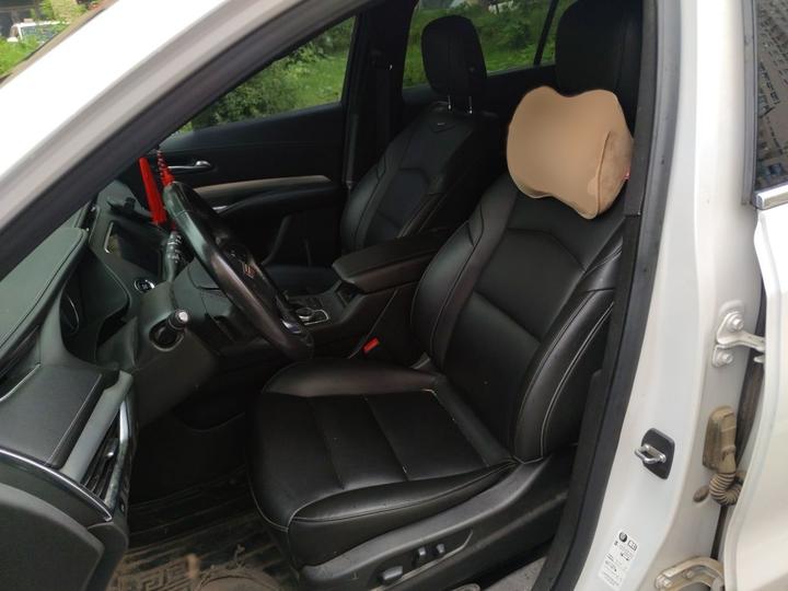 XT4 2018 28T RWD Leading photo 7
