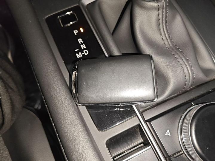 3 Axela 2023 2.0L AT photo 8