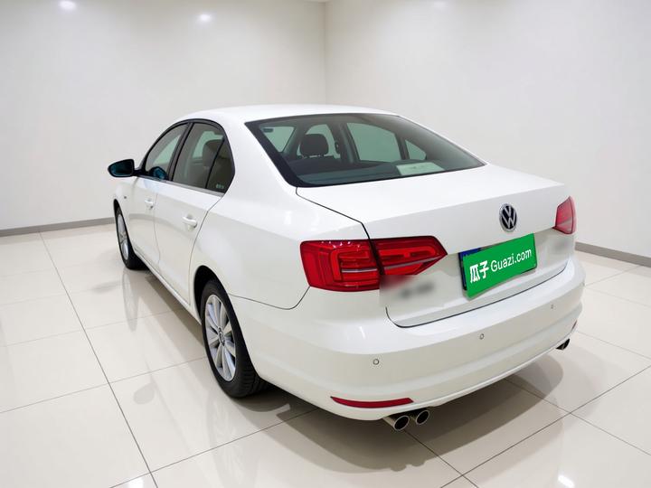 Sagitar 2015 1.6L MT Comfort photo 4