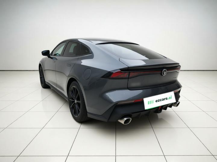 UNI-V 2022 1.5T Premium photo 4