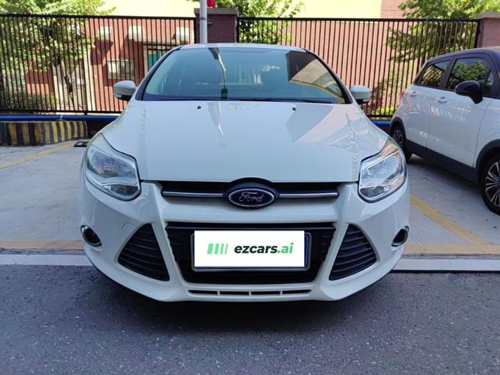 Focus 2012 Sedan 1.6L AT photo 2
