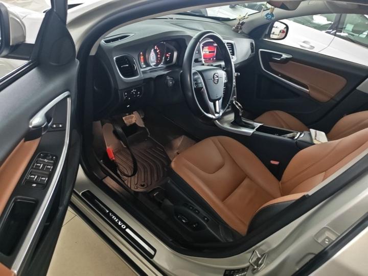 S60 2019 S60L T5 photo 3