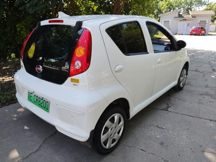 e2 2019 Standard Range Standard photo 6
