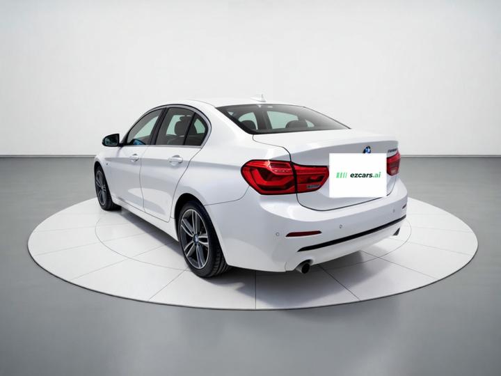 1 Series 2018 118i Sport photo 4