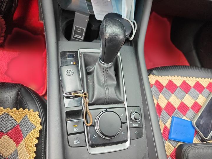 3 Axela 2020 1.5L AT photo 6