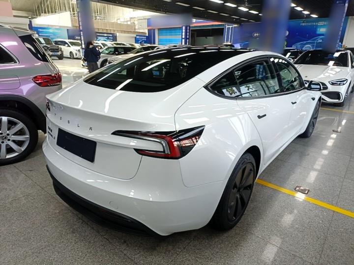 Model 3 2026 RWD photo 6