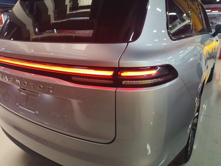 Leapmotor C16 2024 EV 520 Exclusive photo 7