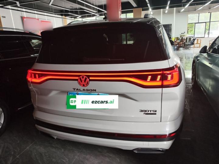 2022 380TSI AWD Flagship 6-Seater photo 3