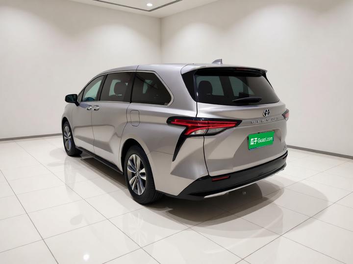 Sienna 2026 2.5L Hybrid AWD Exclusive photo 4