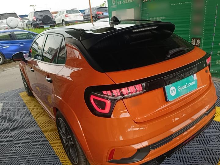 02 Hatchback 2021 2.0TD Halo photo 4