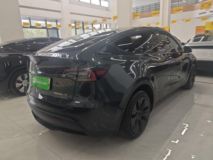 Model Y 2024 RWD photo 6