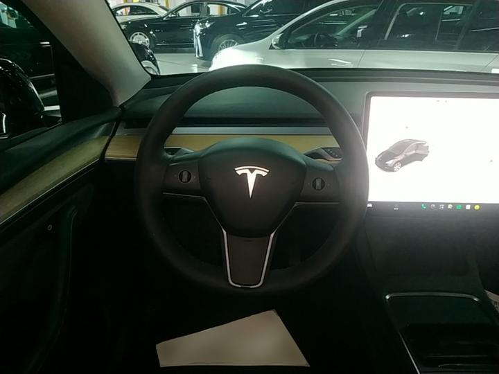 Model Y 2022 RWD photo 6