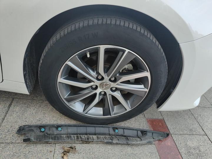 ES 2015 300h Comfort photo 8