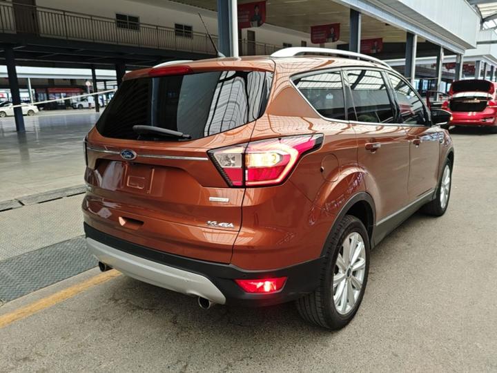 Kuga 2017 EcoBoost 180 RWD photo 4