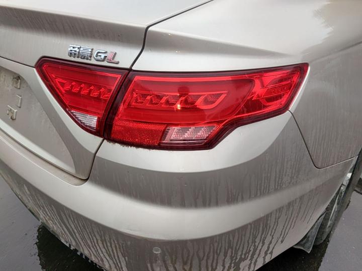 Emgrand GL 2017 1.8L MT Elite photo 7