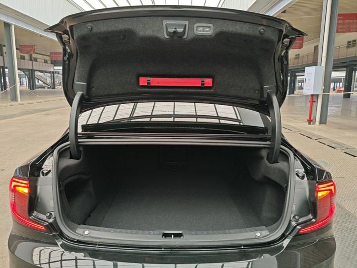S90 2024 B5 Luxury photo 8