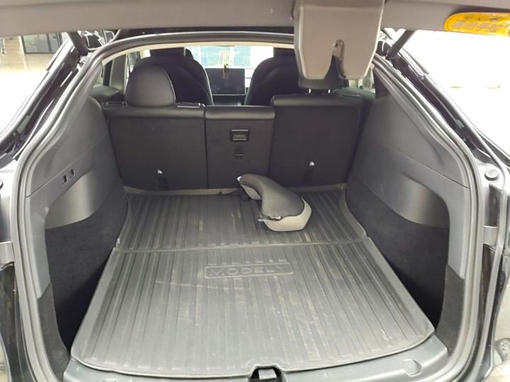 Model Y 2022 Long Range AWD photo 8