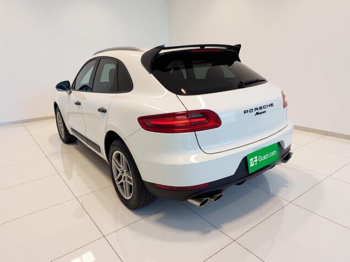 2017 Macan 2.0T photo 4