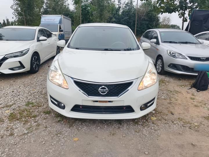 Tiida 2014 1.6L CVT Comfort photo 2