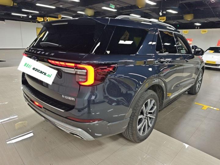 Explorer 2023 EcoBoost 285 AWD Titanium 7-Seater photo 6