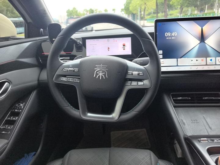 Qin L 2025 EV 545KM Excellence photo 3
