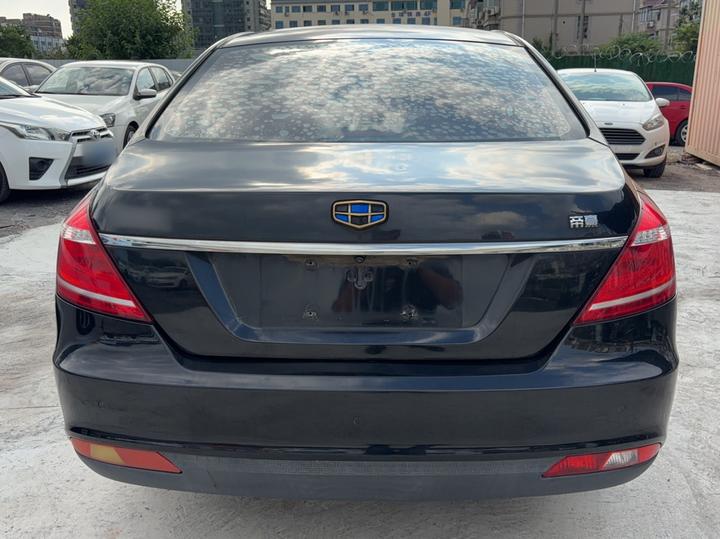 Emgrand 2016 Sedan 1.5L MT photo 3