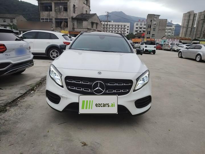 GLA 2018 GLA 220 4MATIC Sport photo 2