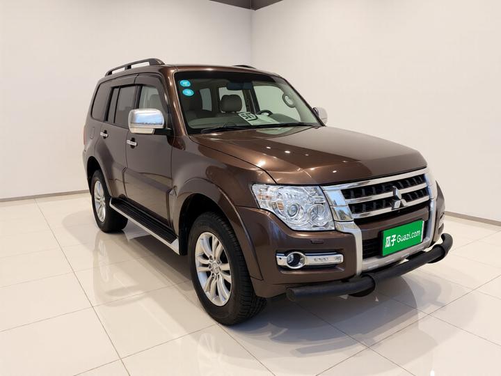 Pajero Parallel Import 173.8L AT 7-Seater Parallel Import photo 3