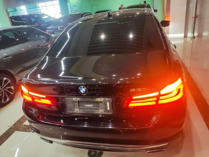 5 Series EV 2019 530Le photo 3