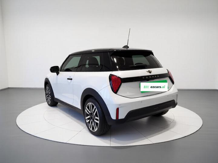 2025 1.5T COOPER Classic 3-Door photo 4