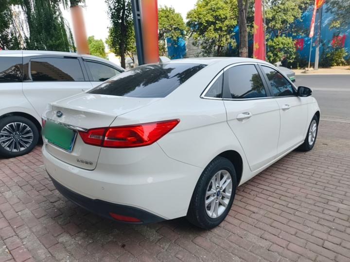 Escort 2019 Facelift 1.5L AT China VI photo 4