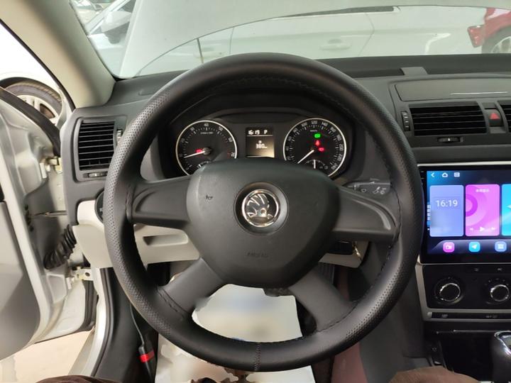 Octavia 2014 1.6L AT photo 6