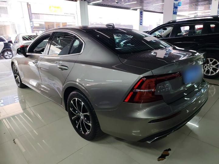 S60 2022 B4 Luxury photo 4