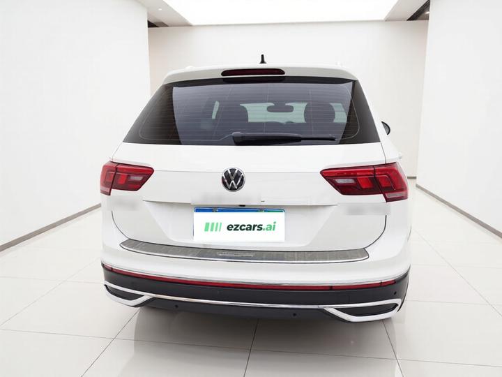Tiguan L 2022 330TSI AT RWD Smart photo 3