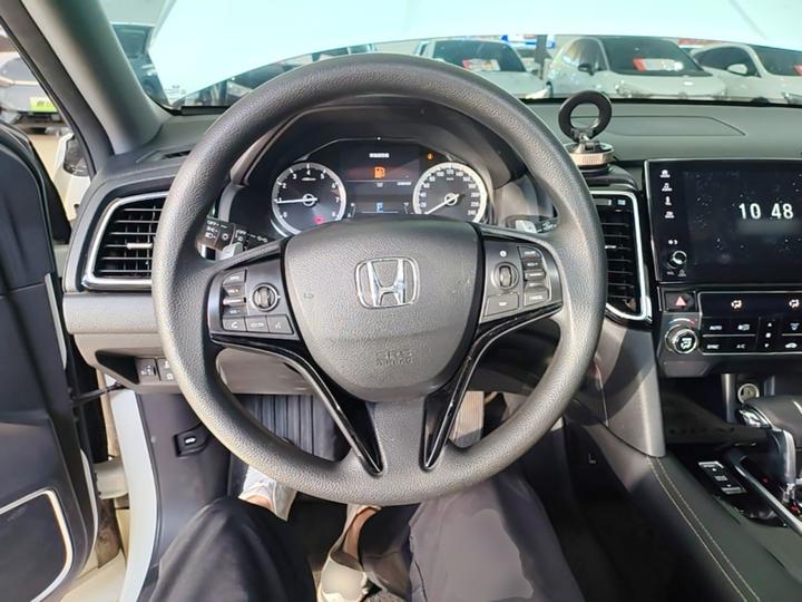 UR-V 2020 240TURBO RWD photo 6
