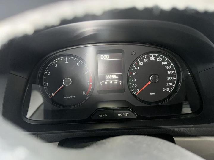 2013 1.6L AT photo 2