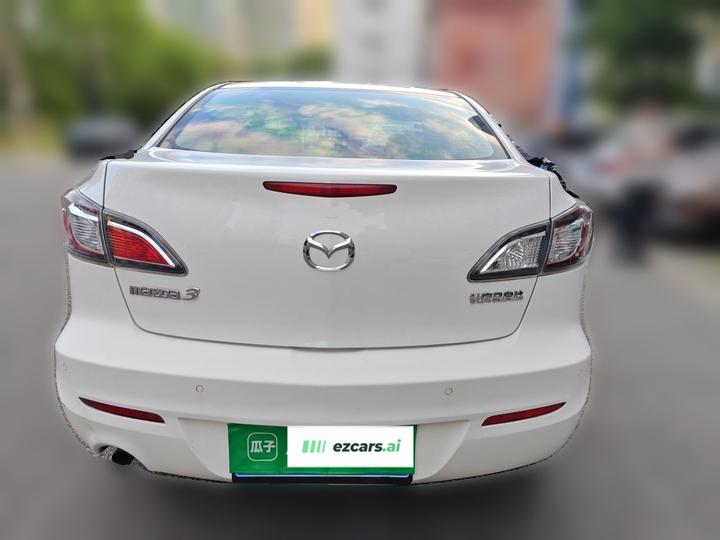 3 2015 Sedan 1.6L AT Elite photo 5