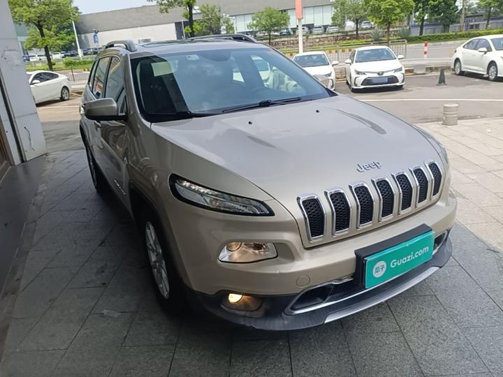 Cherokee 2017 2.0L photo 3