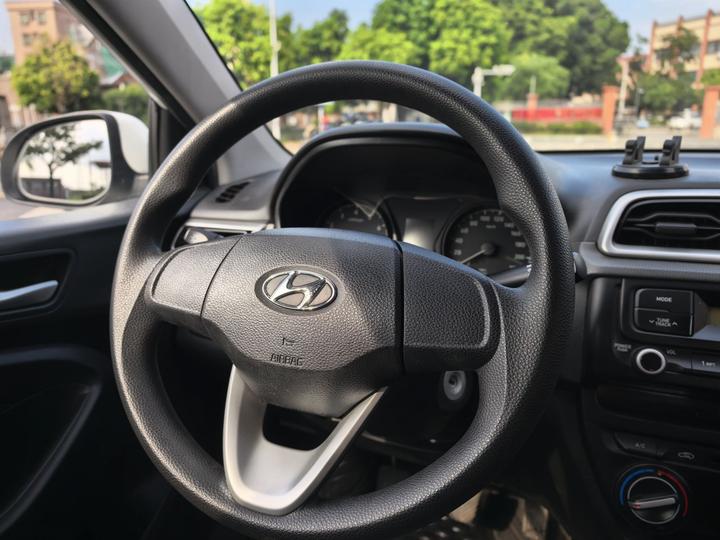 Verna 2017 1.4L MT Refresh Edition China VI photo 2