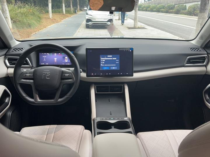Yuan UP 2025 ADAS 401KM photo 5