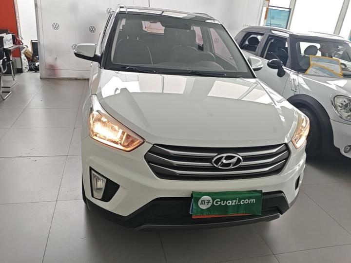 ix25 2015 1.6L AT RWD Smart GLS photo 2