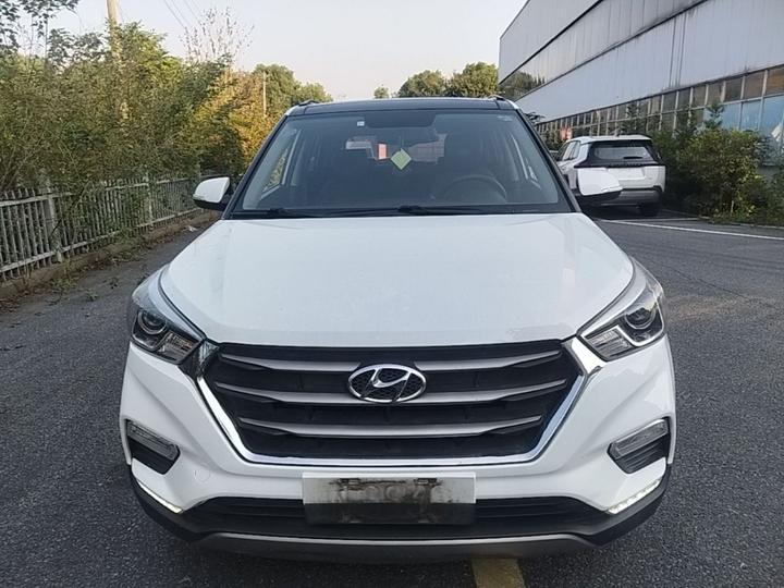 ix25 2017 1.6L AT Smart photo 2