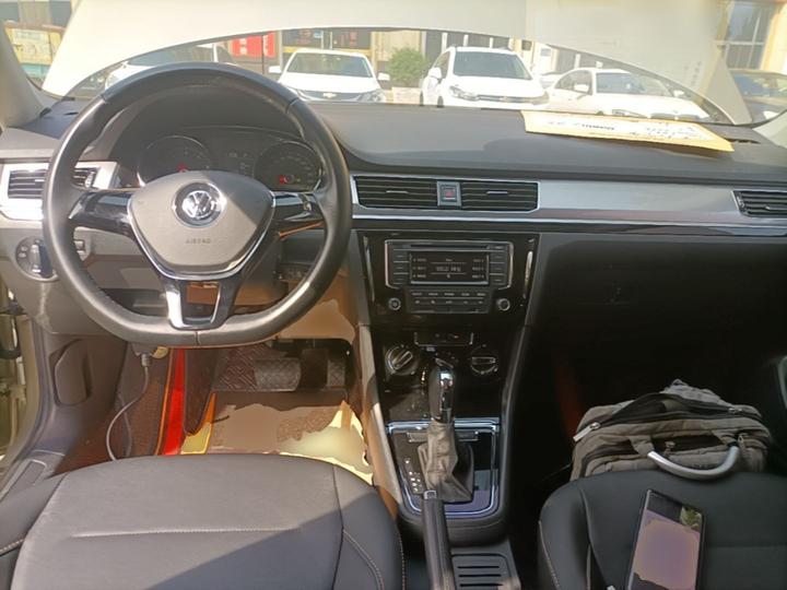 Bora 2016 1.6L AT Comfort photo 5