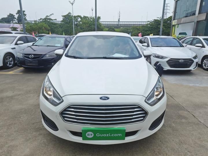 Escort 2019 Facelift 1.5L AT China VI photo 2