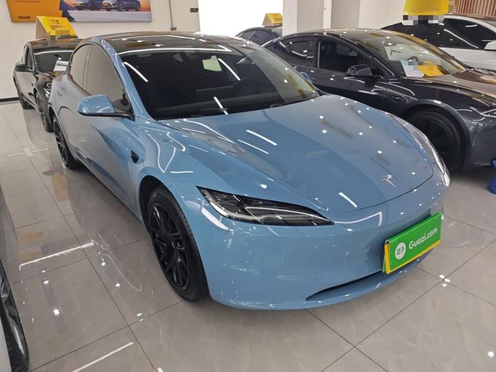 Model 3 2023 RWD photo 3