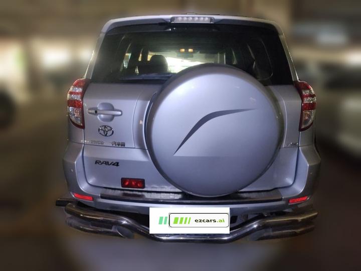 RAV4 2010 2.4L AT Luxury Upgraded photo 5