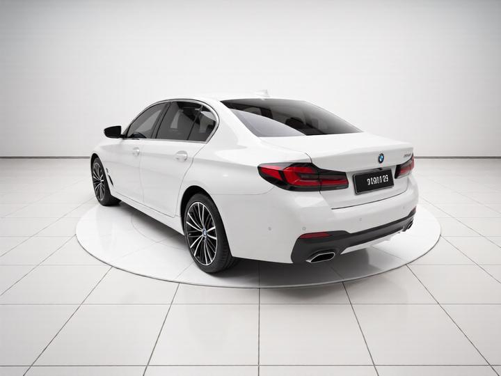 5 Series 2023 530Li Leading M Sport Package photo 4