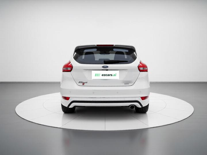 Focus 2017 Hatchback 1.6L MT Comfort photo 3