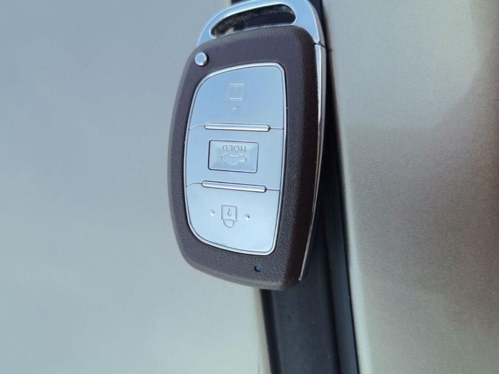 Elantra 2016 1.6L AT Premium photo 8